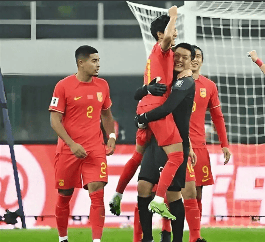 国家队备战世预赛，球员们士气高涨的简单介绍