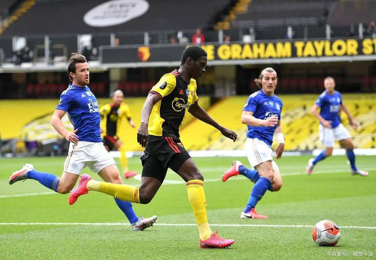 包含沃特福德主场大胜，扭转连败势头的词条