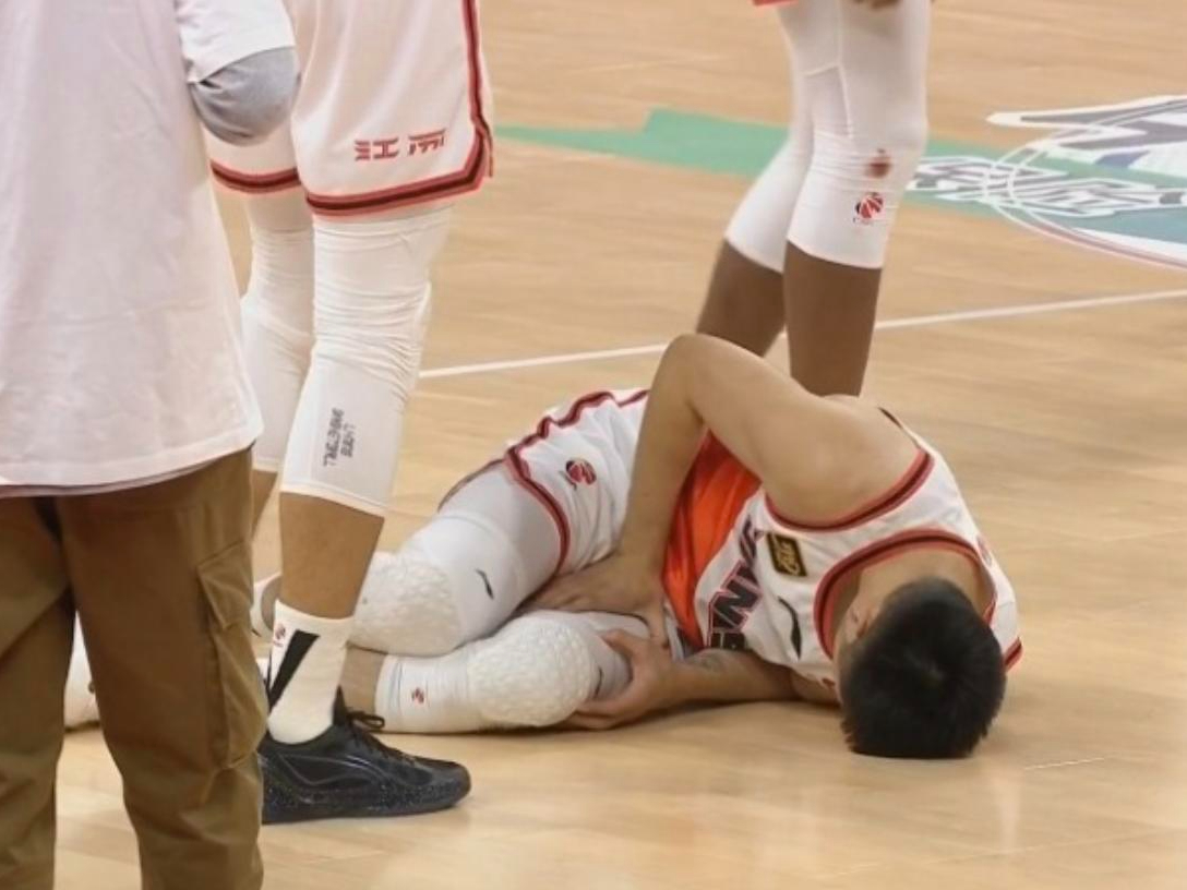 CBA球队外援意外受伤,备受关注 CBA球队外援意外受伤,备受关注