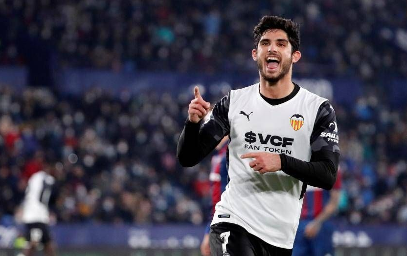 开云官网-瓦伦西亚客场击败对手，联赛排名稳步上升的简单介绍