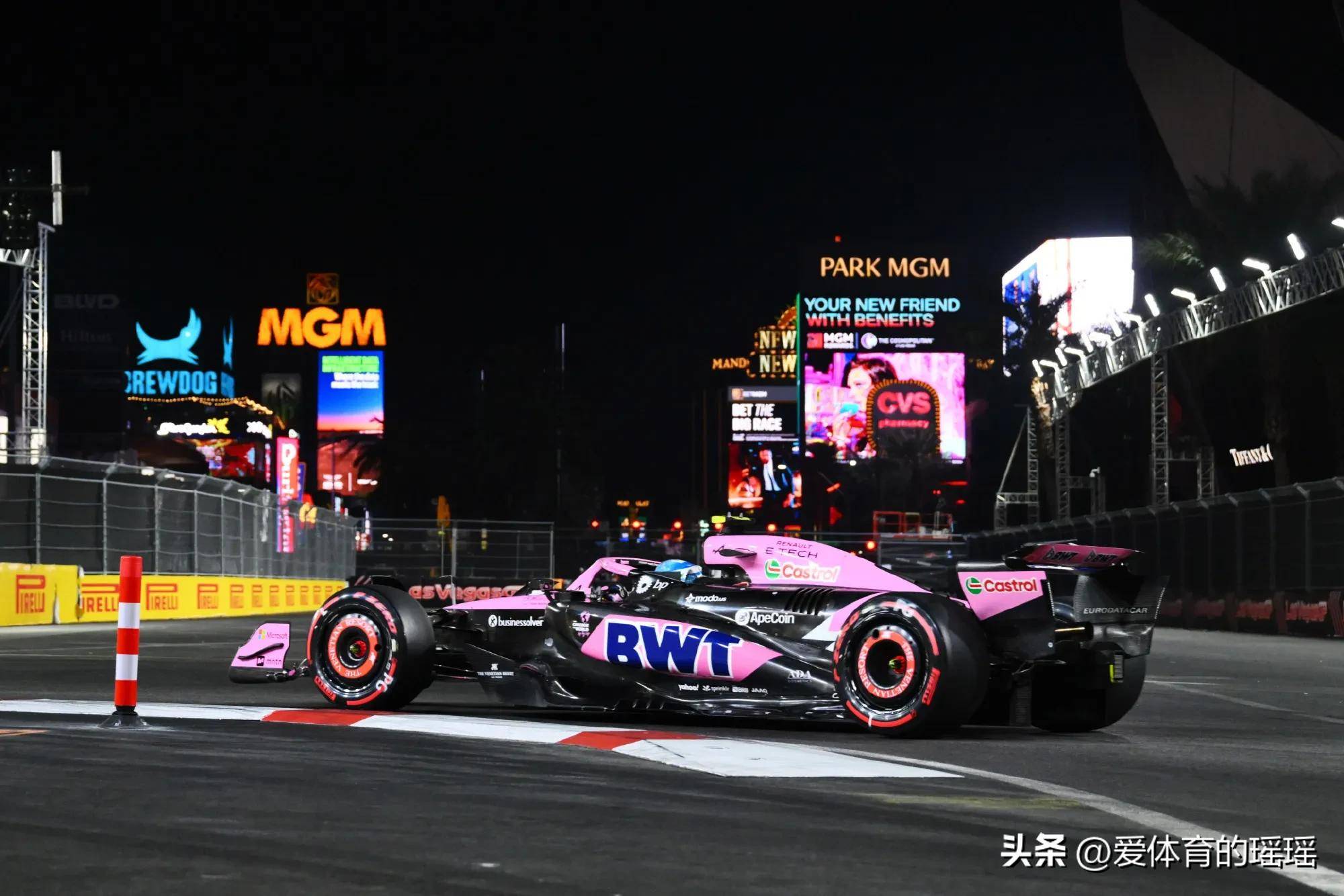 阿斯顿马丁逆转迈凯伦,佩雷兹点燃赛场的简单介绍 阿斯顿马丁逆转迈凯伦,佩雷兹点燃赛场的简单介绍