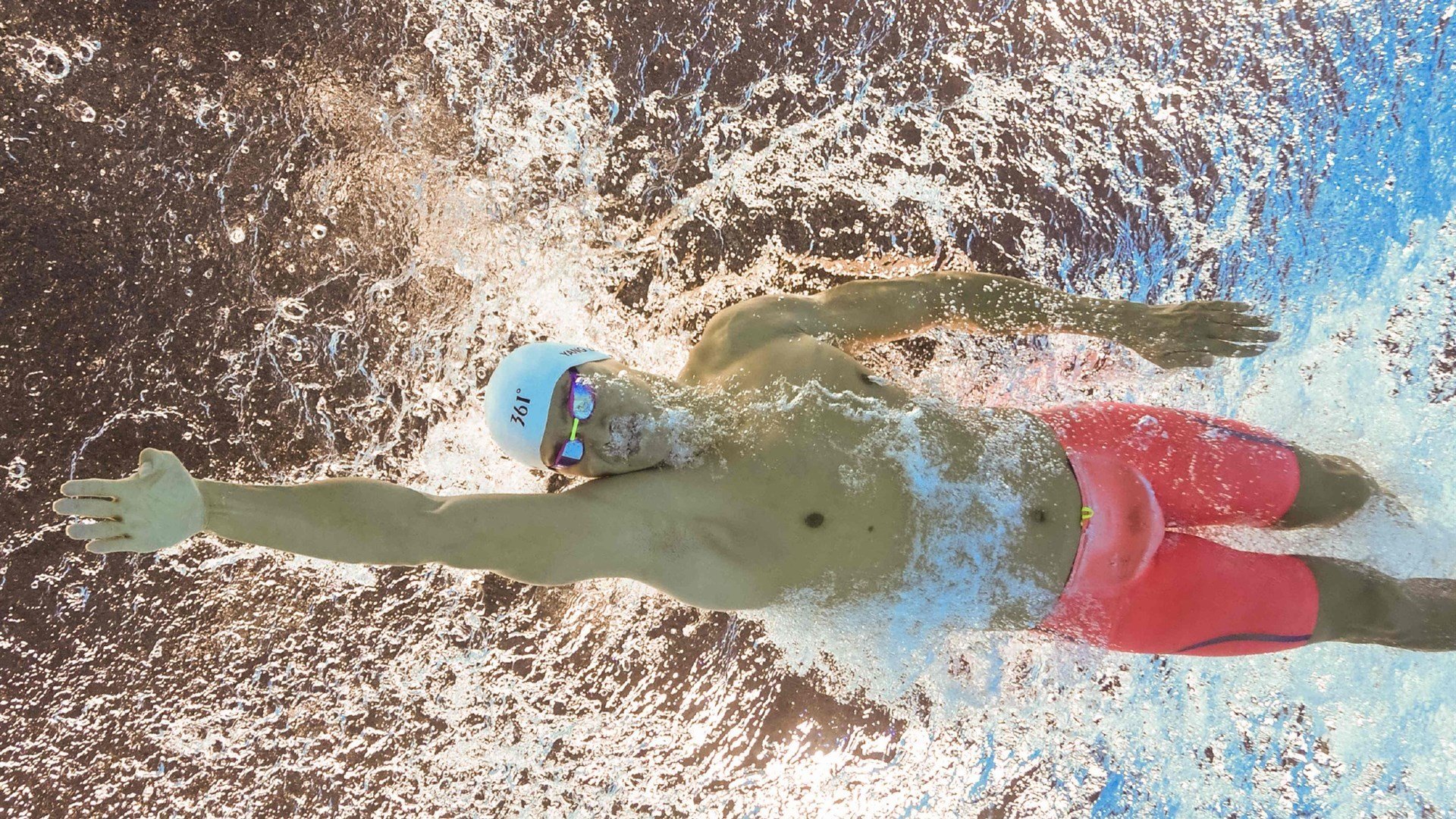 戈贝尔贡献制胜表现，猛龙粉碎深圳队，当NBA巨星遇见CBA劲旅的跨洋对决